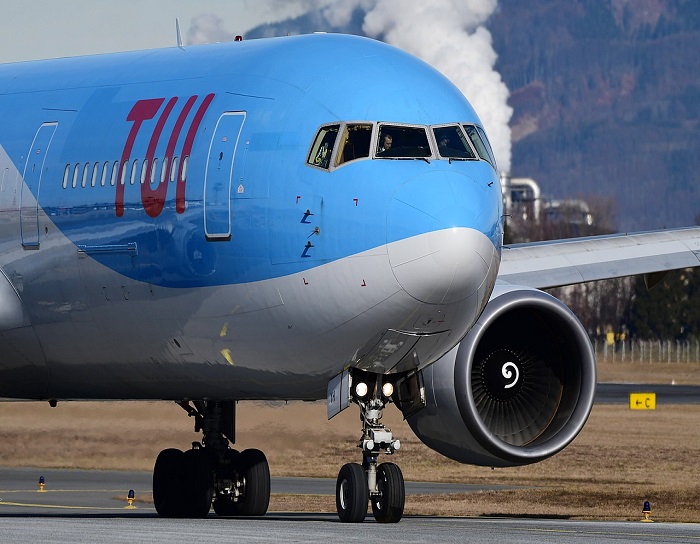 the Risks of the Boeing 787 Dreamliner